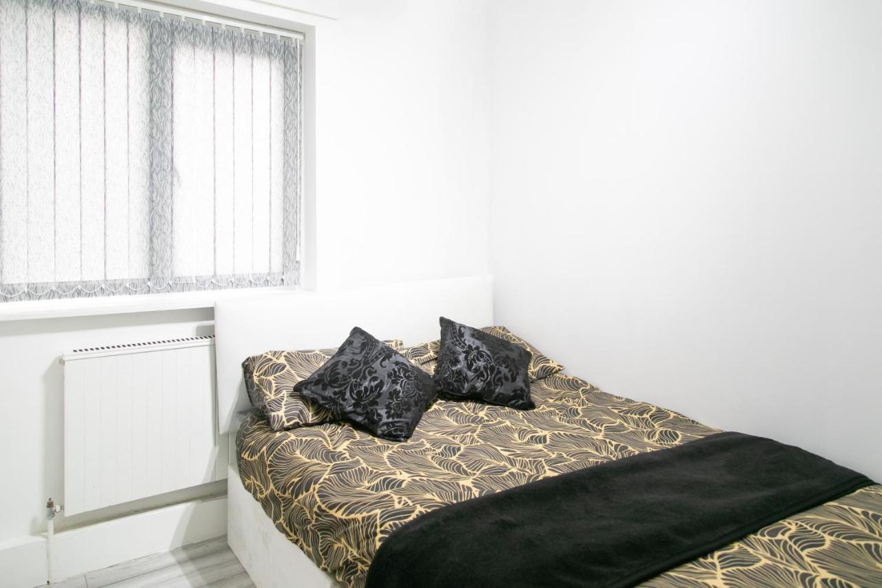 Cheetham Hills Apartment *