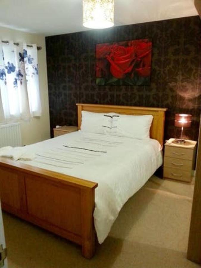 Lovely 3 Bed House Nr Etihad Stadium & Centre Holiday home Manchester