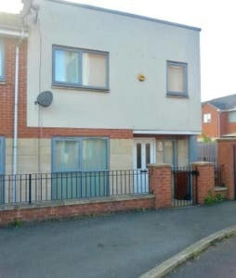 Lovely 3 Bed House Nr Etihad Stadium & Centre *