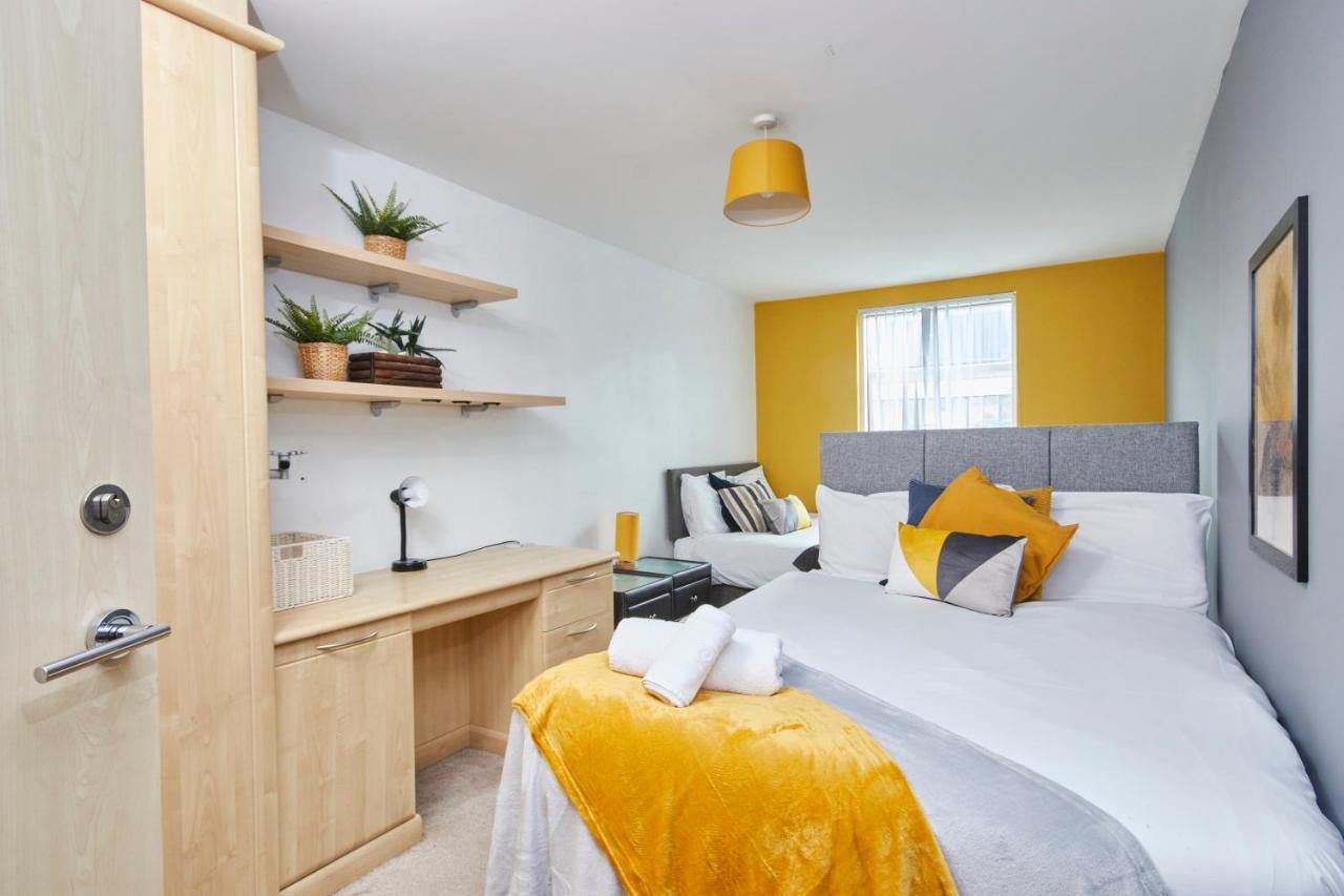 Stylish Gem - Sleeps 10! Apartment *
