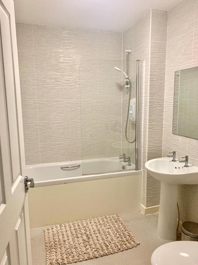 Kay's Place - Modern 3 Bed Apartment