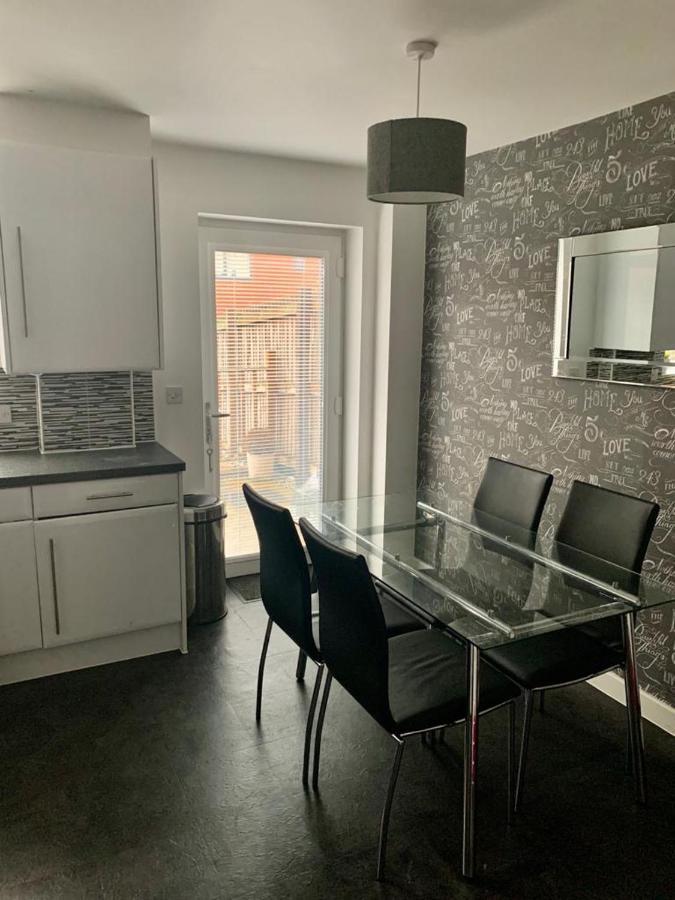 Kay's Place - Modern 3 Bed *