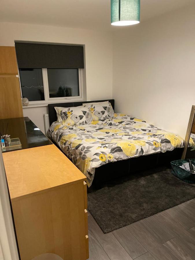 New Modern King Size With Ensuite And Parking Manchester