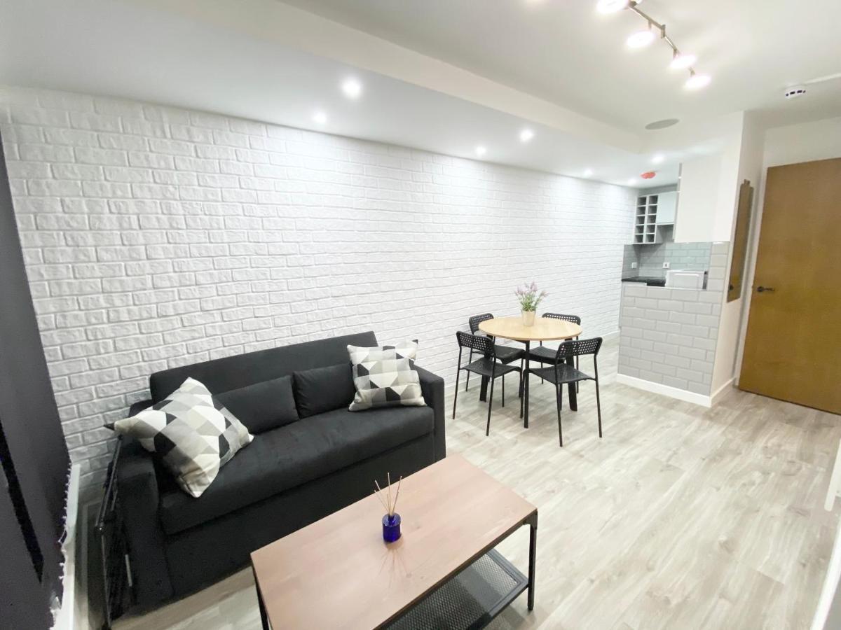 One Bed - Centre Apartment