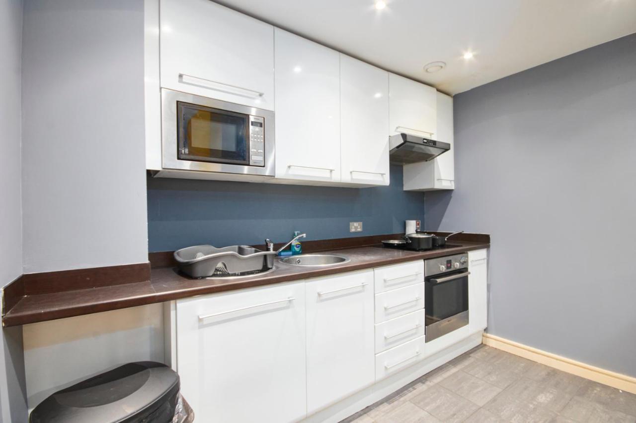 Apartment Stylish Gem - Sleeps 10! Manchester
