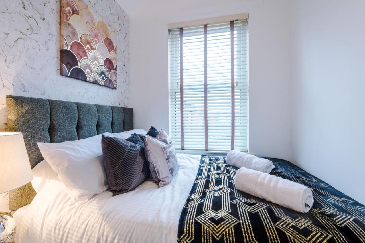 R&r Nr Mediacity 4 Bedrms, 6 Beds, Free Parking