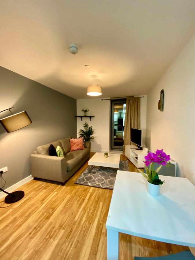 Hallsphere - Stunning Salford Quays * Manchester