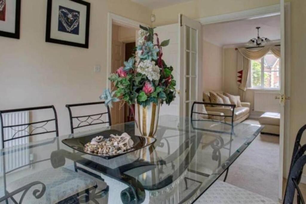 Luxury 4 Bedroom House Holiday home Manchester