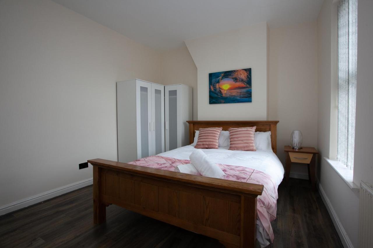 6 Bedroom House 10min Drive From Centre Holiday home