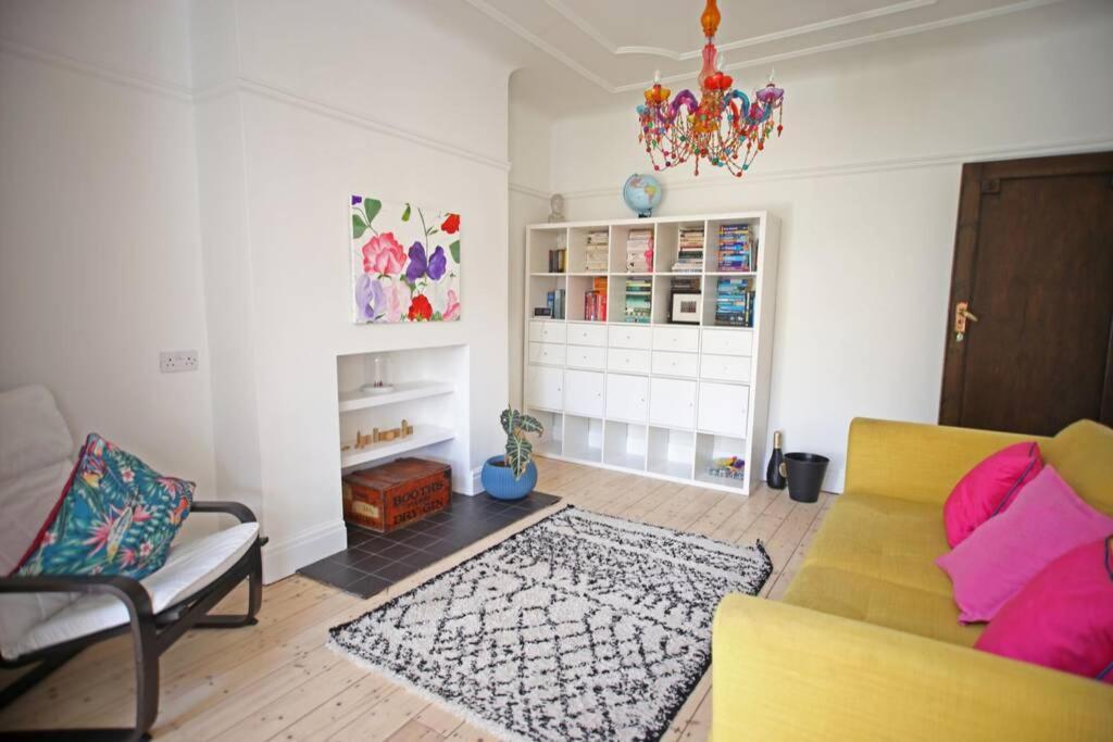 Villa Spacious Family In Chorlton Manchester
