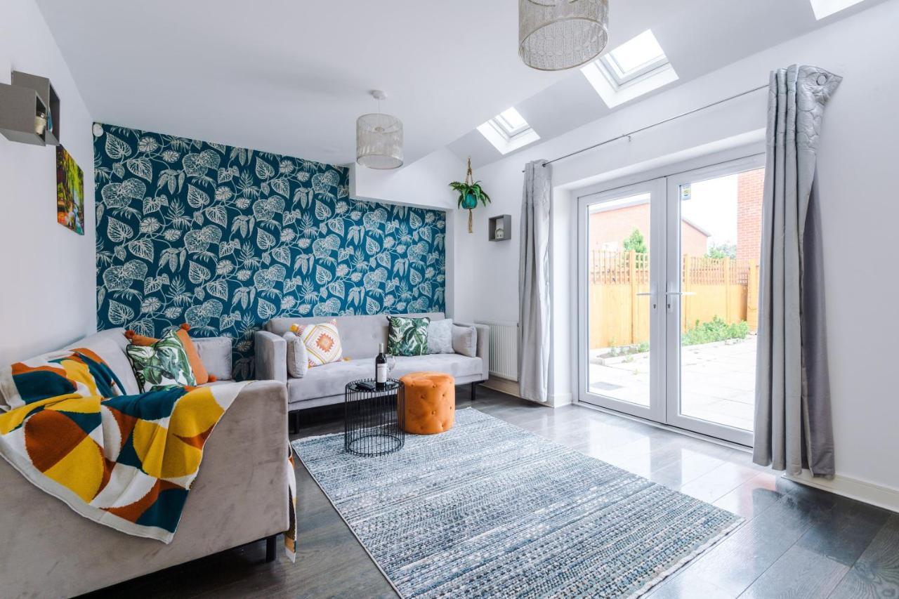 Coop Live Arena & Etihad Stadium 4bedroom Townhouse With Free Parking Holiday home *