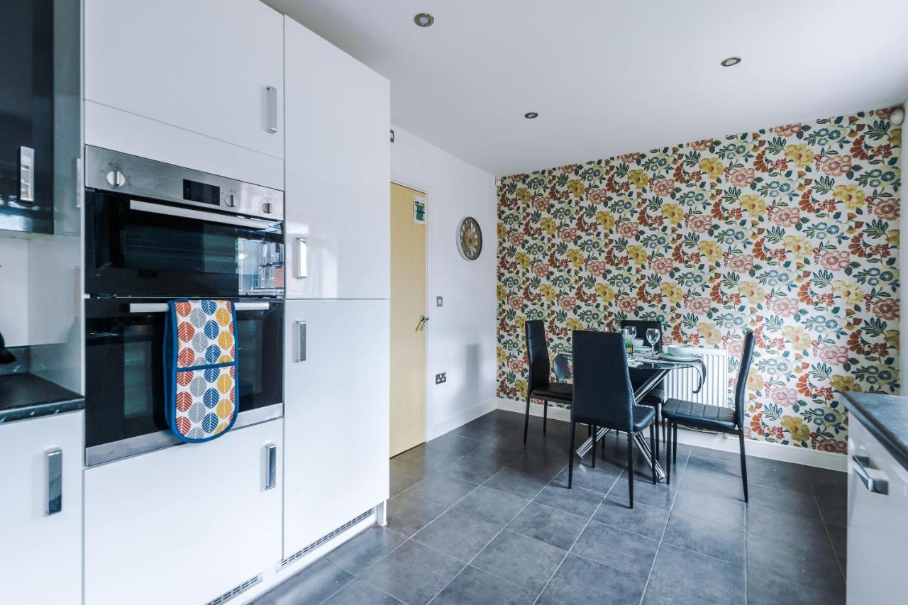 Coop Live Arena & Etihad Stadium 4bedroom Townhouse With Free Parking Holiday home Manchester