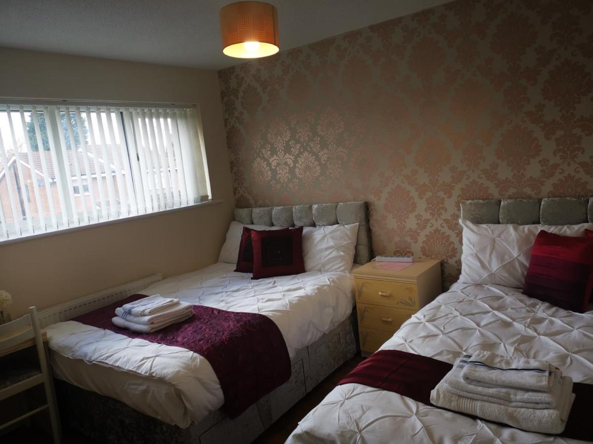 Brigstock Holidays House Apartment *