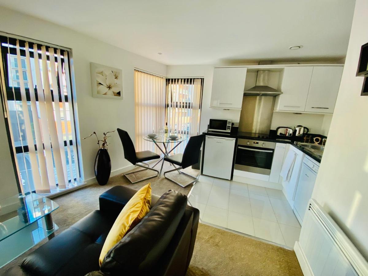 Caxton House Apartment *
