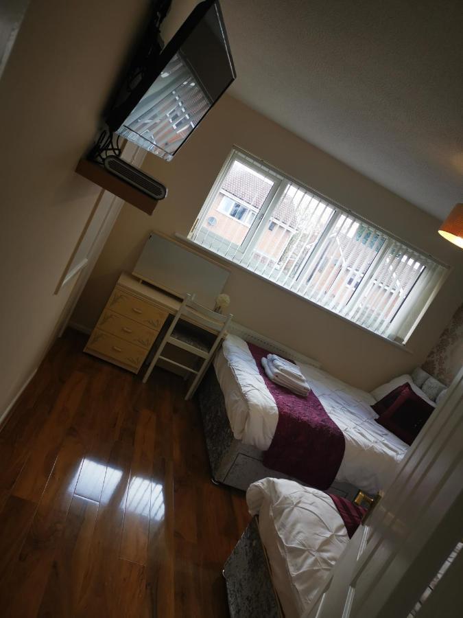 Brigstock Holidays House Apartment Manchester