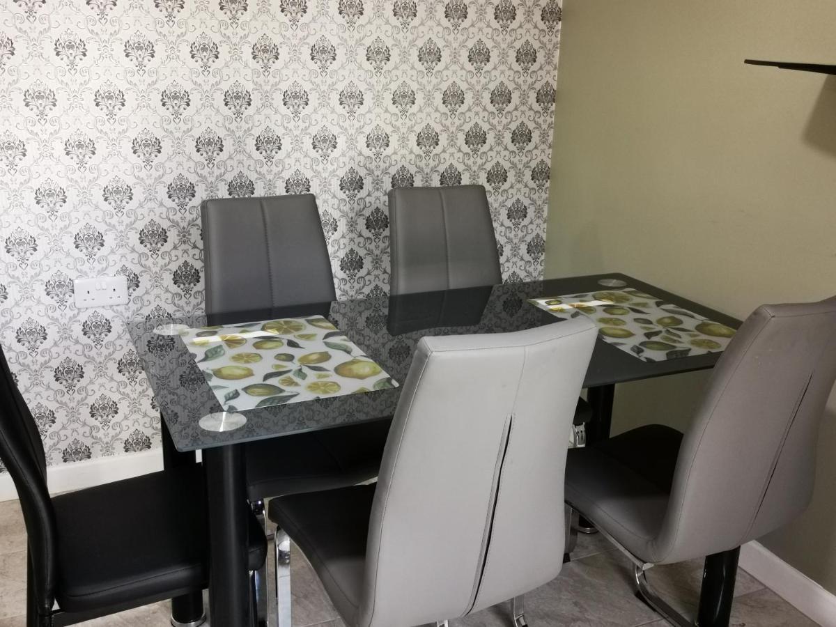 Brigstock Holidays House Apartment *