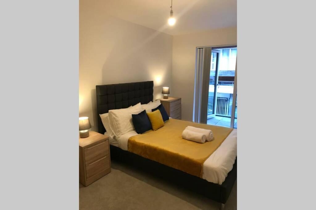 Stylish 2 Bed Apt In Centre * Manchester