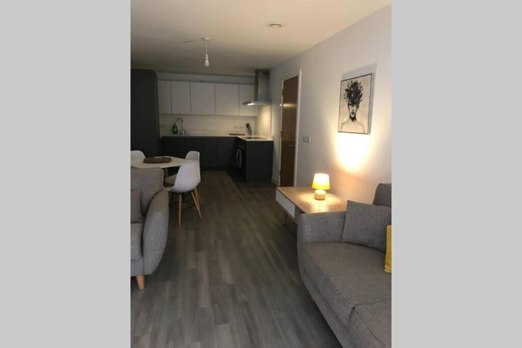 Stylish 2 Bed Apt In Centre Manchester