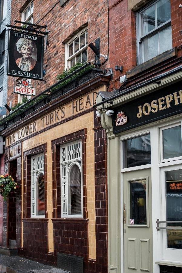 Lower Turks Head Inn *