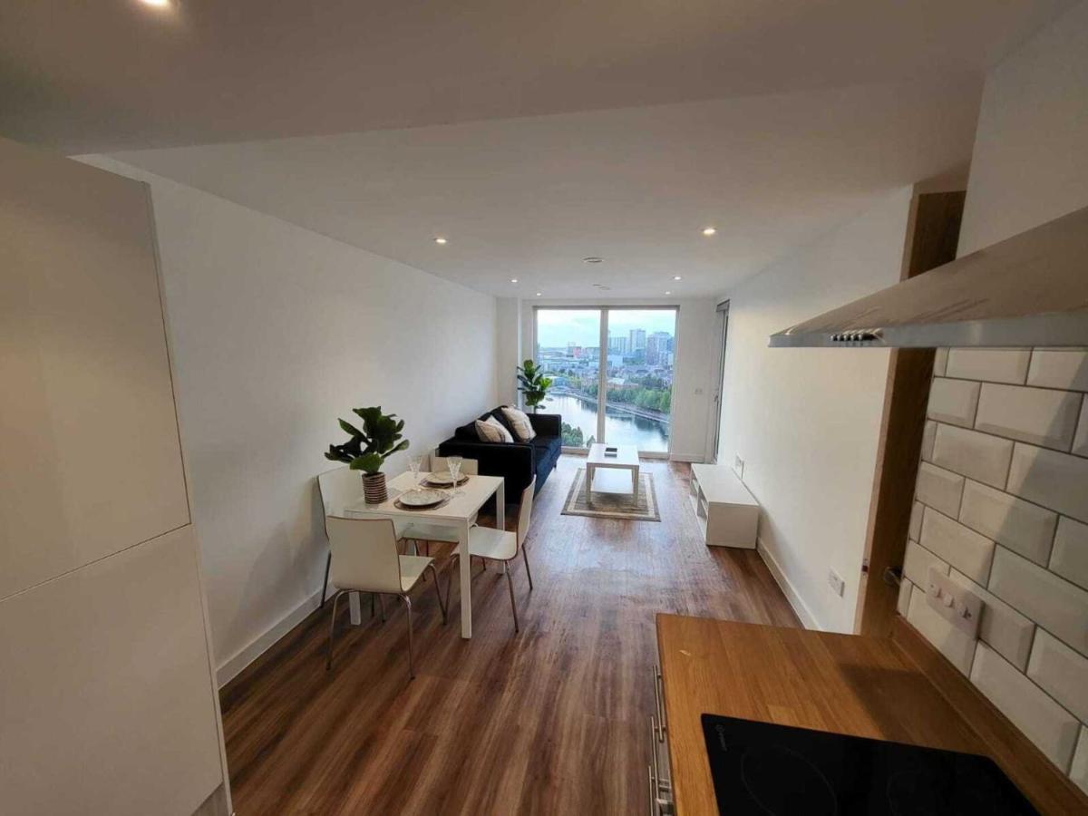 Brand New Luxury 2-Bed Flat With Stunning Views * Manchester