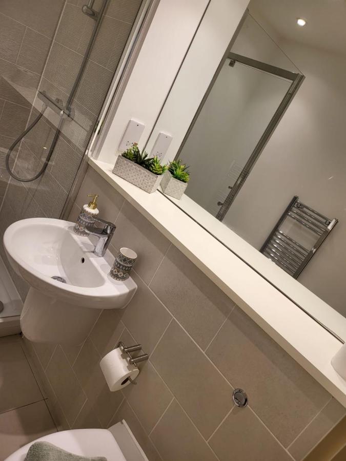 Brand New Luxury 2-Bed Flat With Stunning Views Apartment