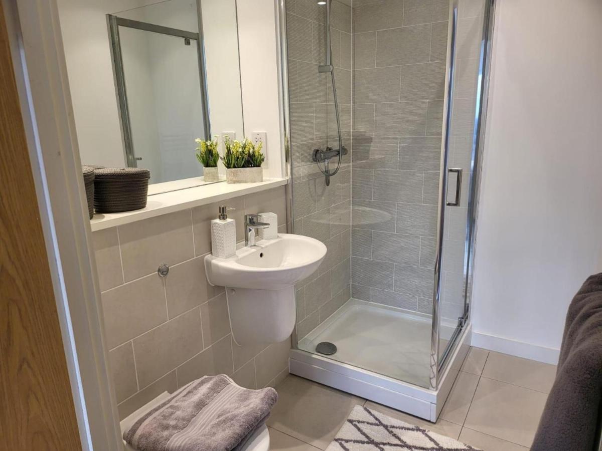 Brand New Luxury 2-Bed Flat With Stunning Views *