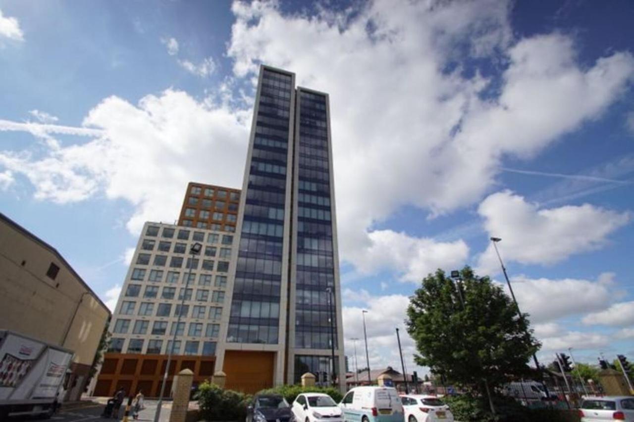 Brand New Luxury 2-Bed Flat With Stunning Views Apartment *