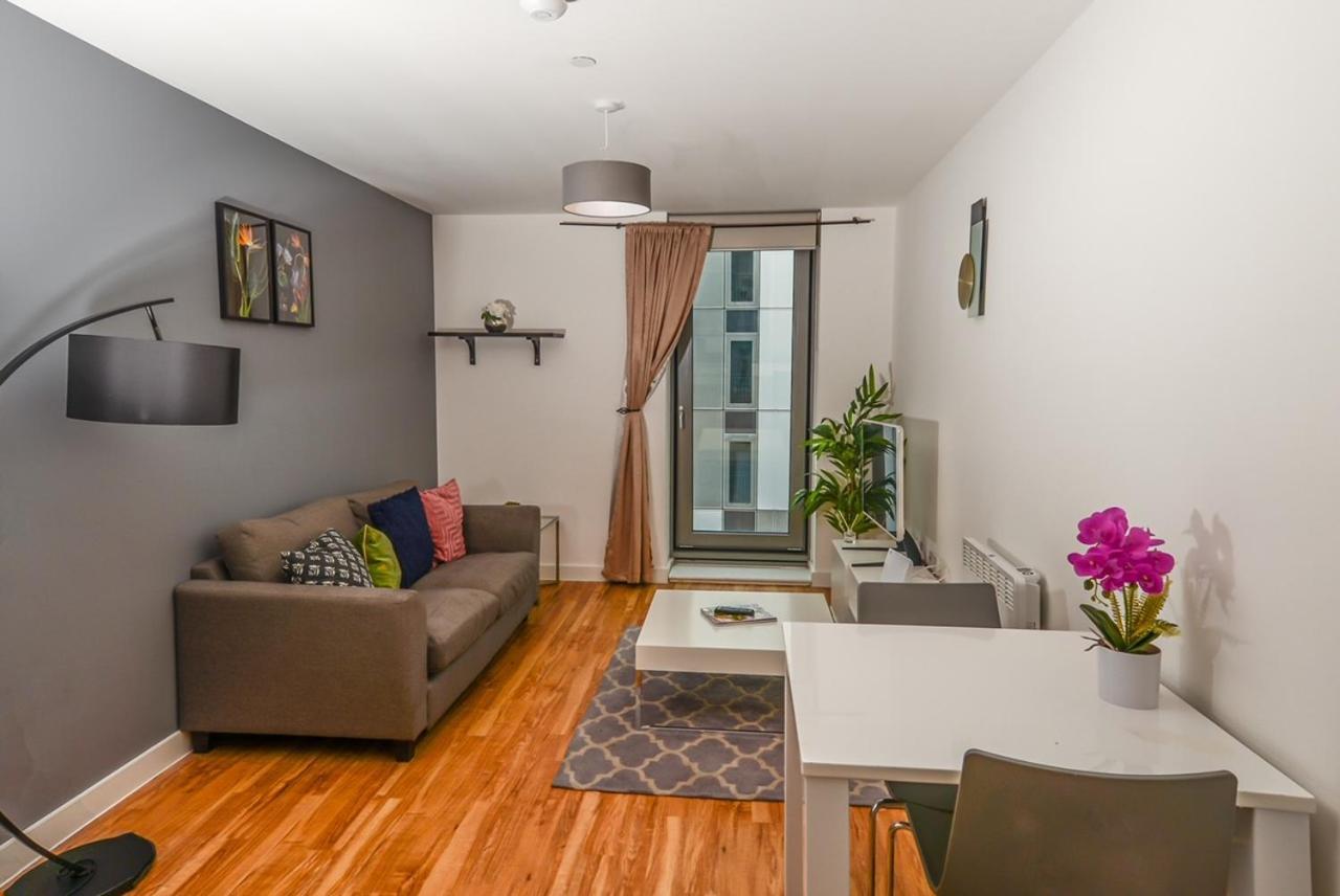 Hallsphere - Stunning Salford Quays Apartment *