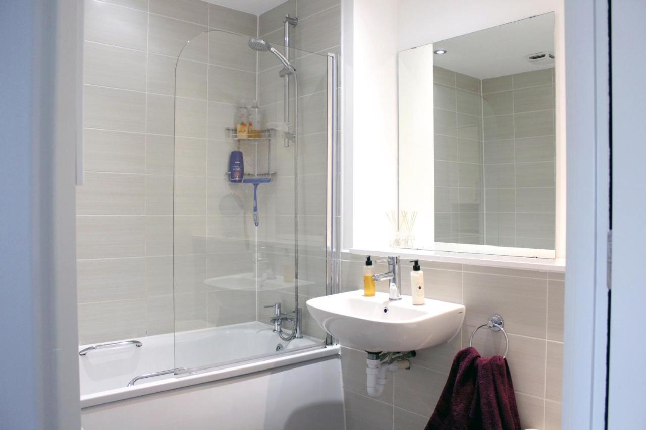 Escape - Private & Bathroom Near Etihad And Coop Arena - Free Secure Parking Manchester