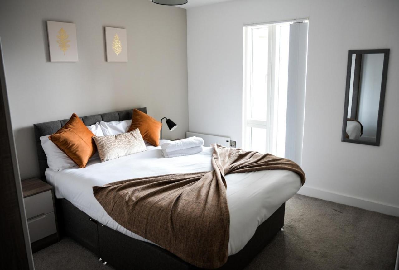 Onpoint - Spacious 2 Bedroom Apt - City Centre With Balcony Apartment *