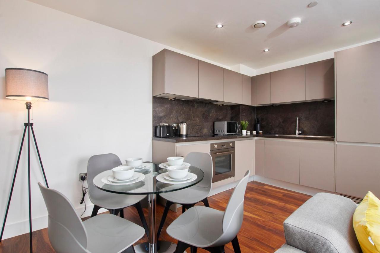 Lovely Central Abode - Amazing Views - Parking Apartment *