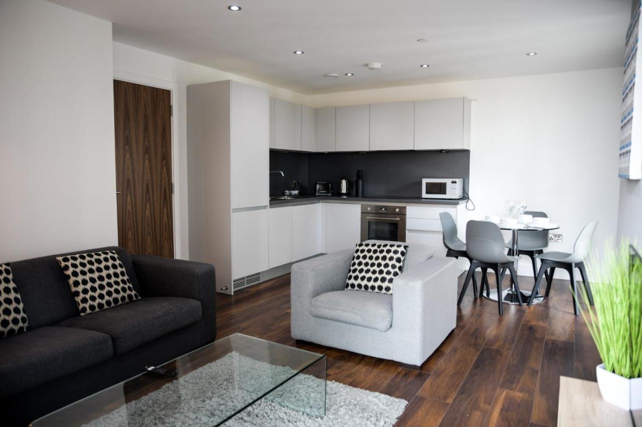 Apartment Onpoint - Spacious 2 Bedroom Apt - City Centre With Balcony