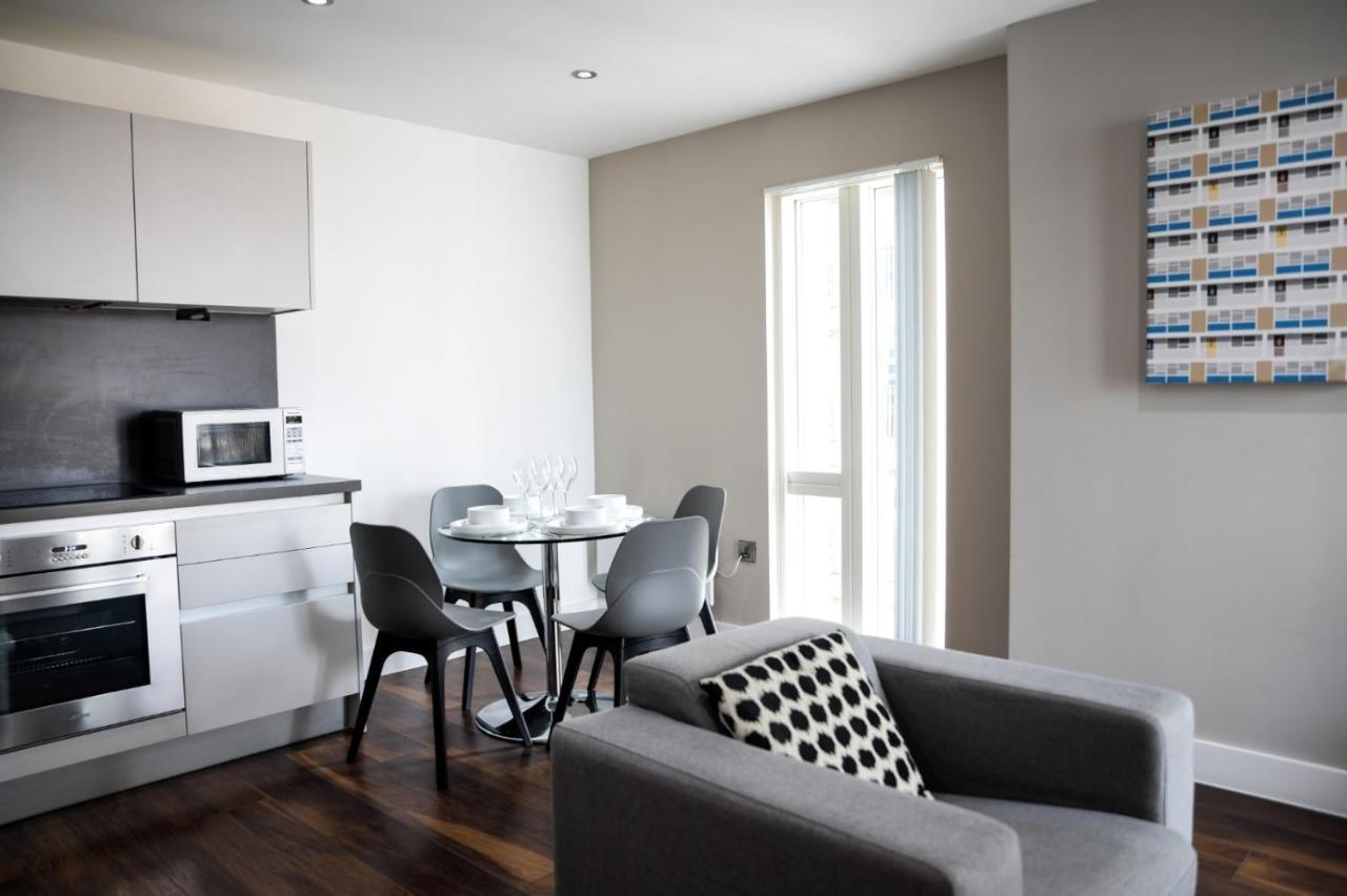 Onpoint - Spacious 2 Bedroom Apt - City Centre With Balcony * Manchester