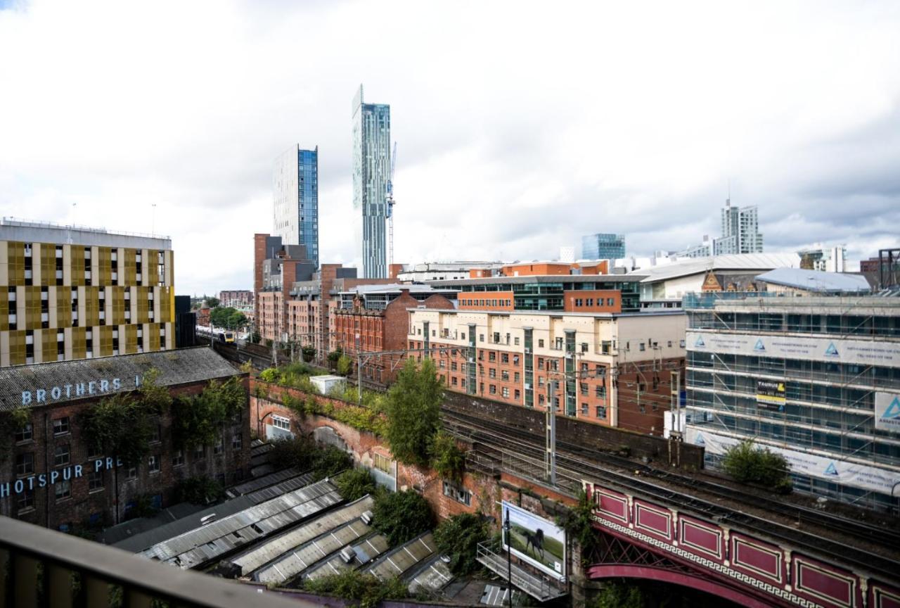 Onpoint - Spacious 2 Bedroom Apt - City Centre With Balcony Apartment