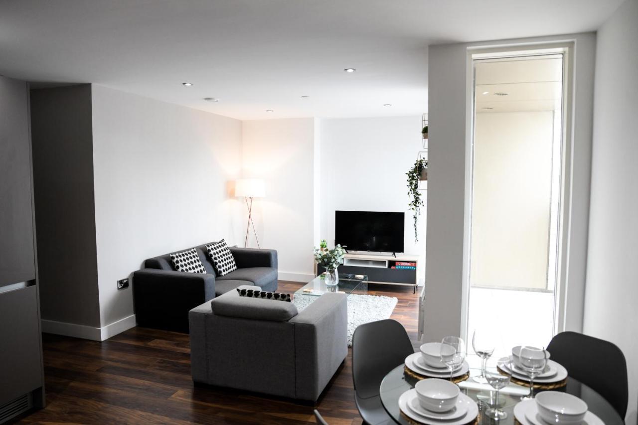 Apartment Onpoint - Spacious 2 Bedroom Apt - City Centre With Balcony