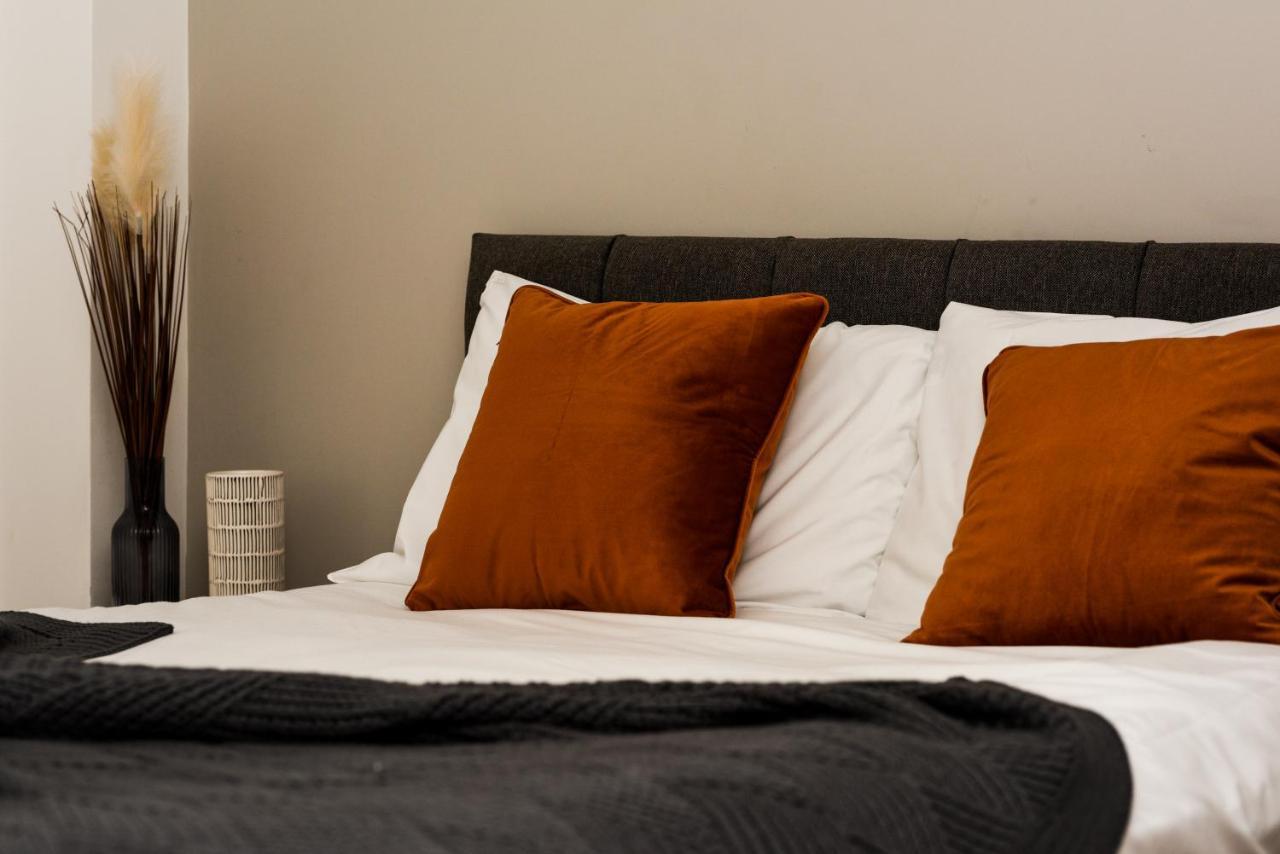 Apartment Onpoint - Spacious 2 Bedroom Apt - City Centre With Balcony