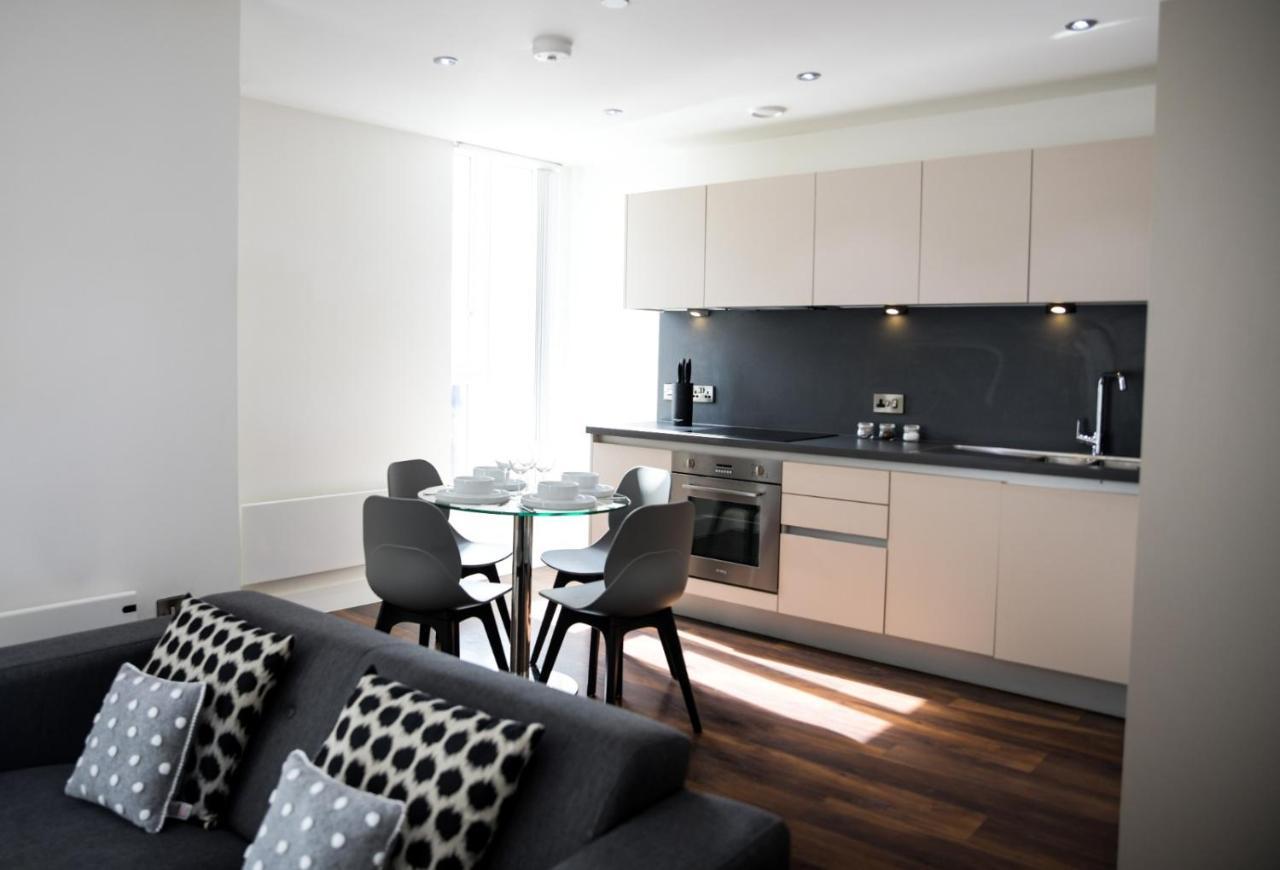 Apartment Onpoint - Spacious 2 Bedroom Apt - City Centre With Balcony
