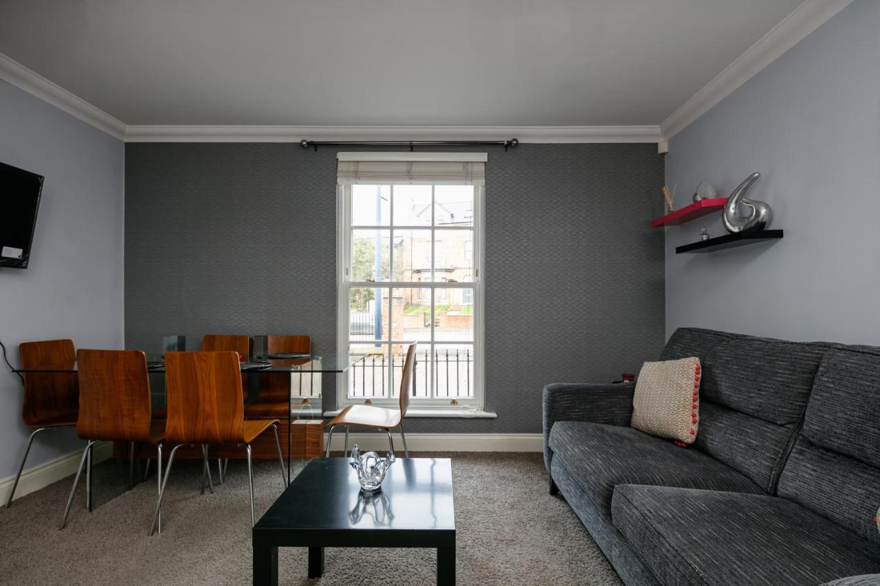 The Finney - Gorgeous, Chic 3 Bedroom House Manchester