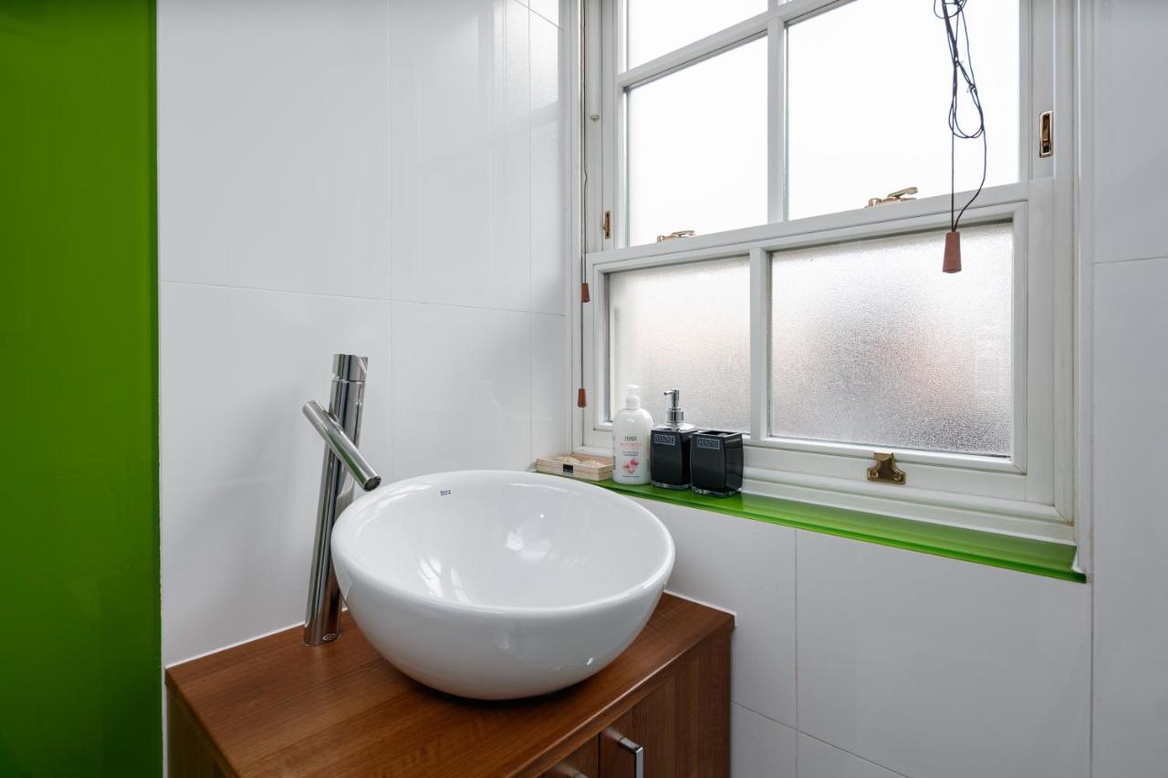The Finney - Gorgeous, Chic 3 Bedroom House *