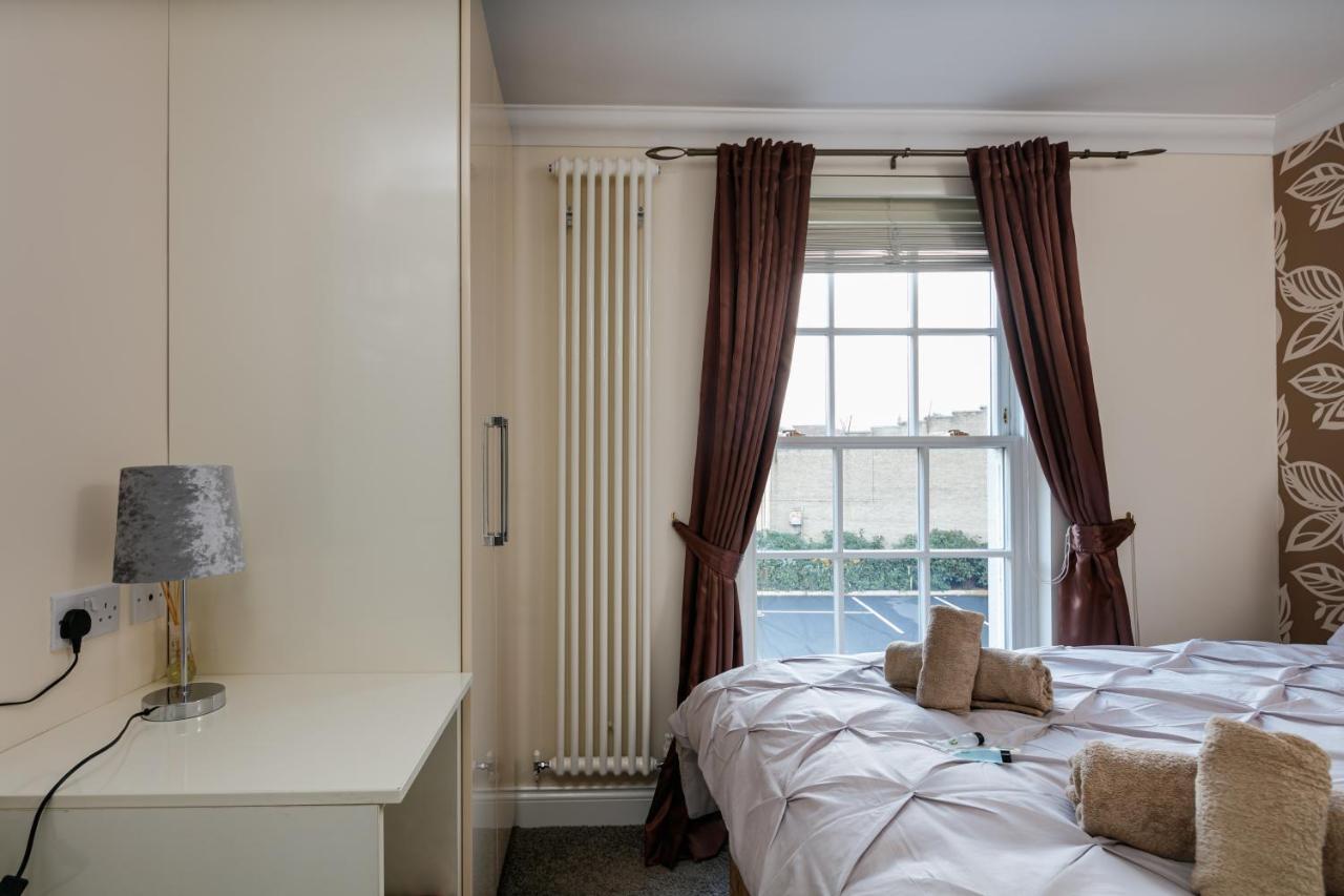 The Finney - Gorgeous, Chic 3 Bedroom House Holiday home Manchester