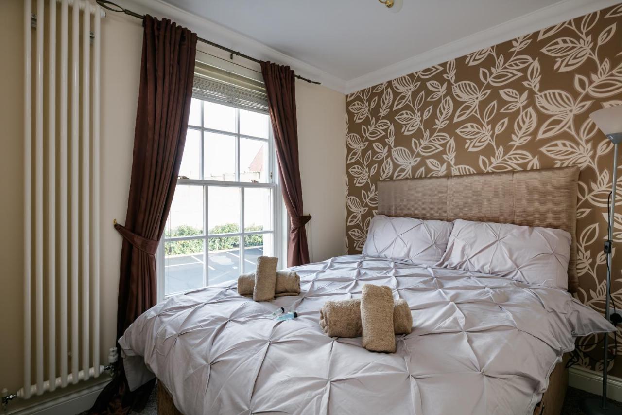 The Finney - Gorgeous, Chic 3 Bedroom House