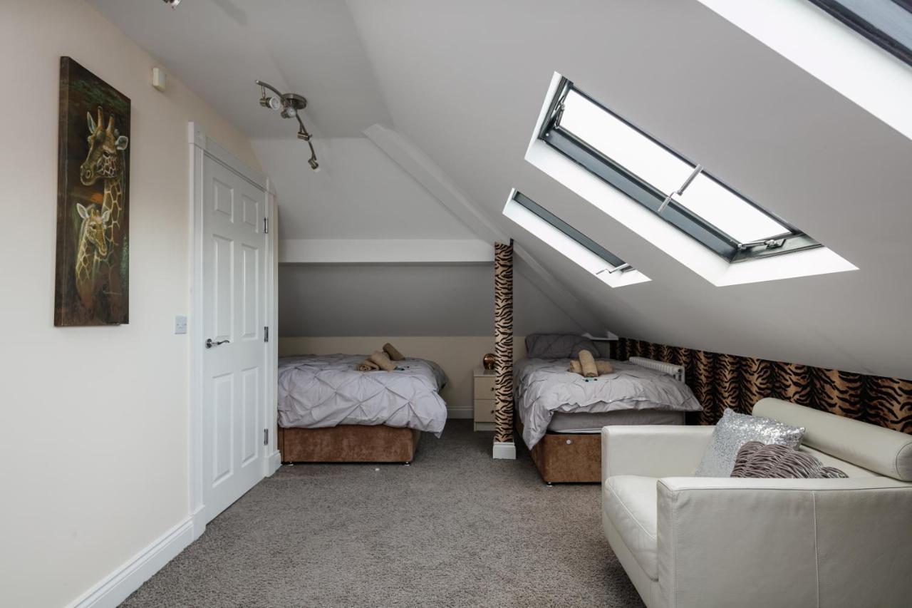 The Finney - Gorgeous, Chic 3 Bedroom House