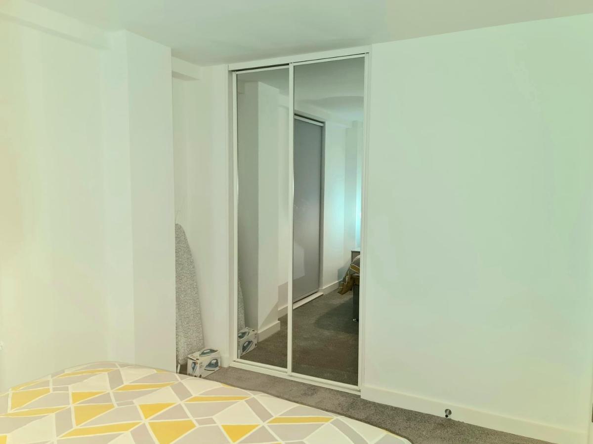 Exquisite Cosy 2-bed In Salford Apartment