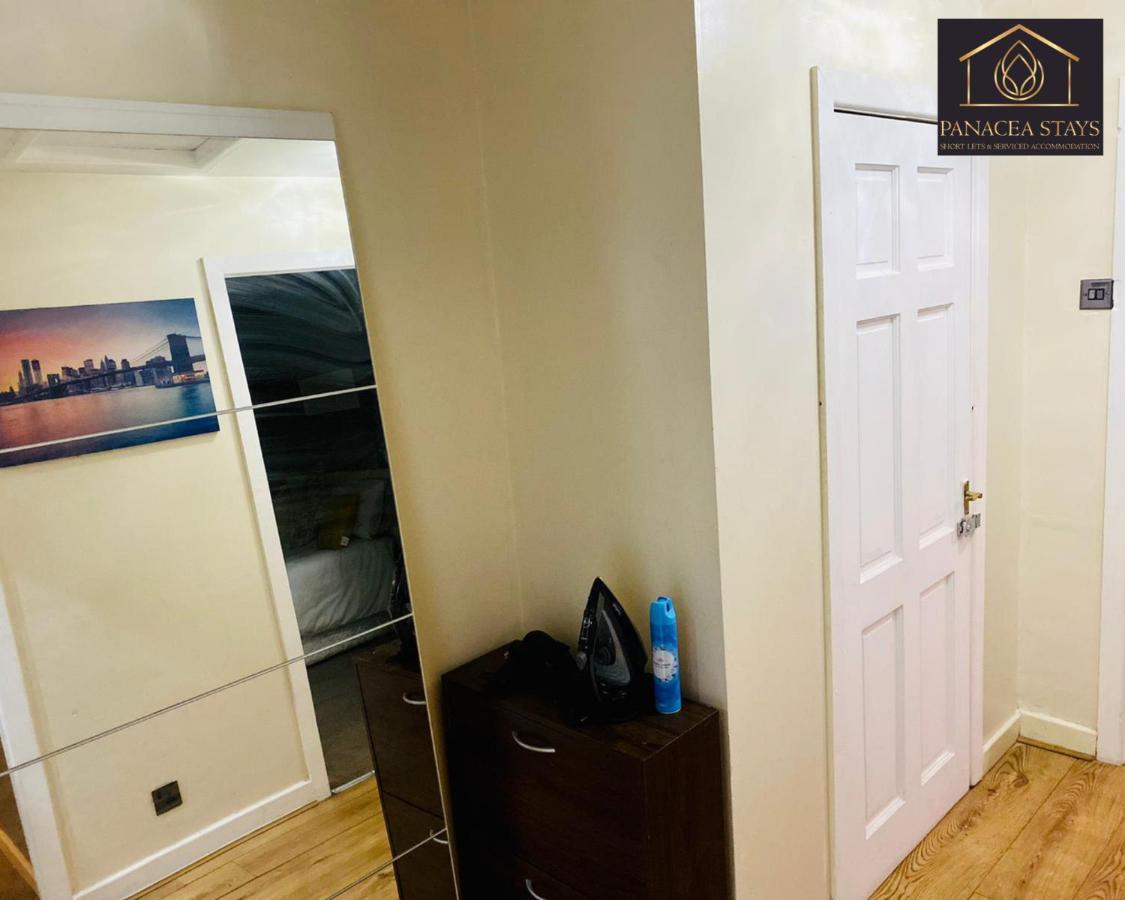 Holiday home Lovely 1 Bed House Share! Free Off Road Parking! Large Rear Garden *