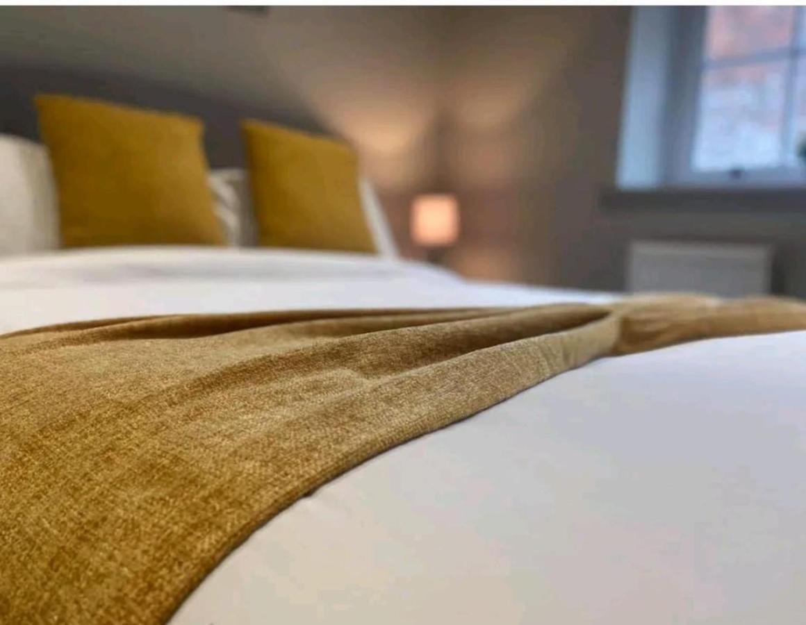 Exquisite Cosy 2-bed In Salford Apartment