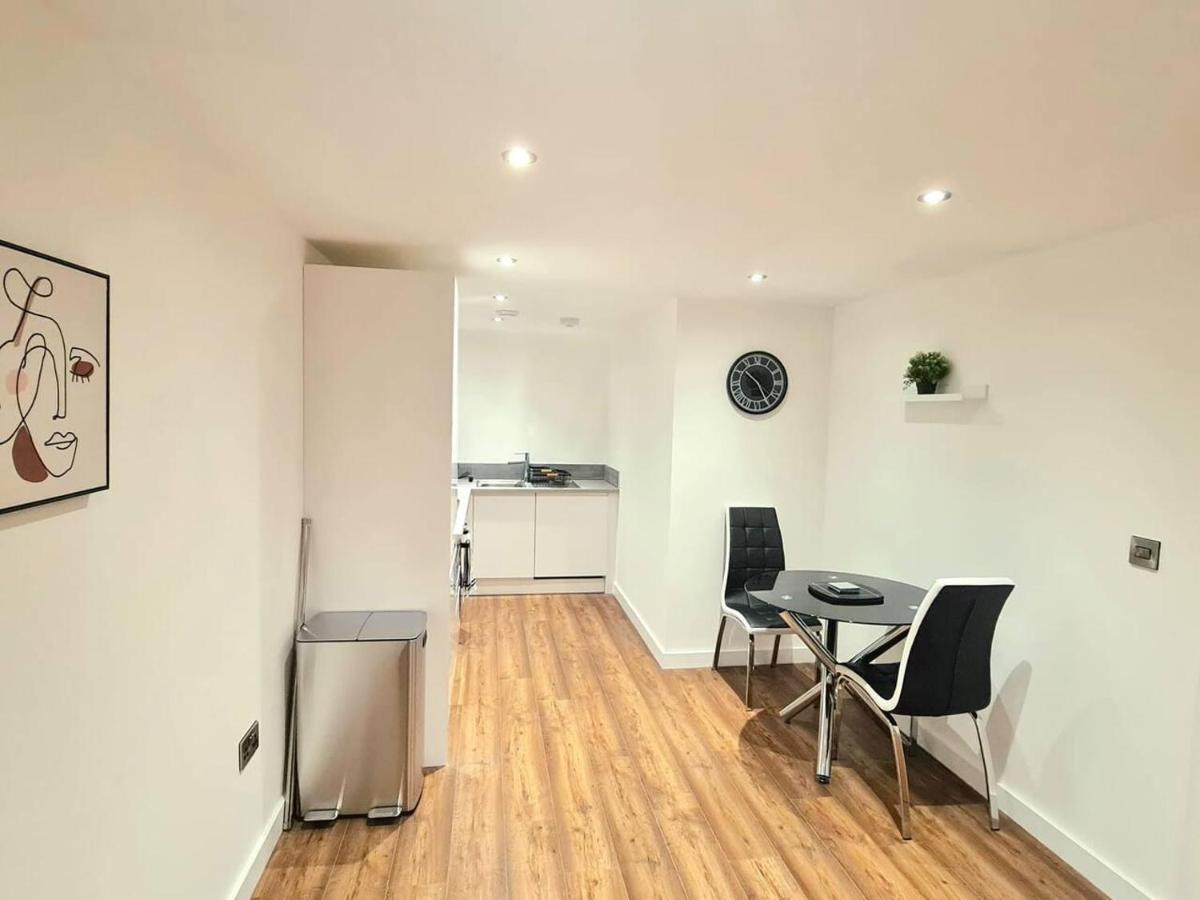 1-bedroom Aprt In Salford- Freeparking- Sleeps3