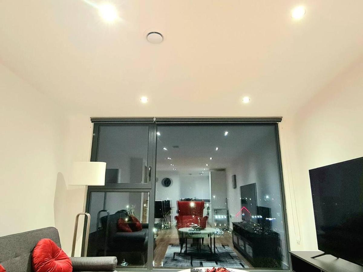 1-bedroom Aprt In Salford- Freeparking- Sleeps3 Manchester