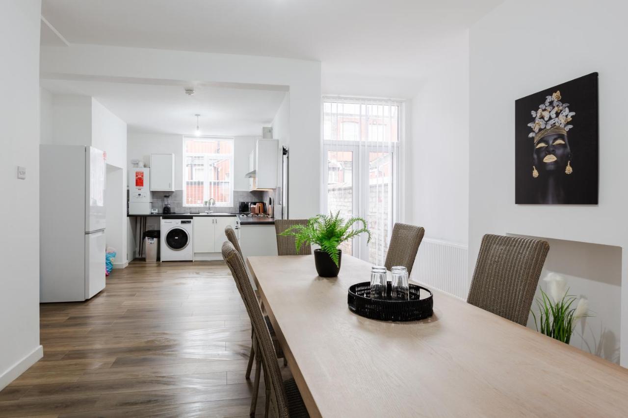 Holiday home Clayton House - Spacious Near Etihad Stadium