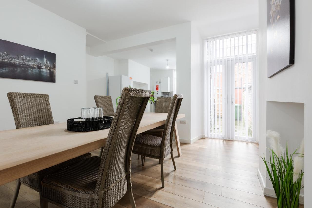 Holiday home Clayton House - Spacious Near Etihad Stadium Manchester
