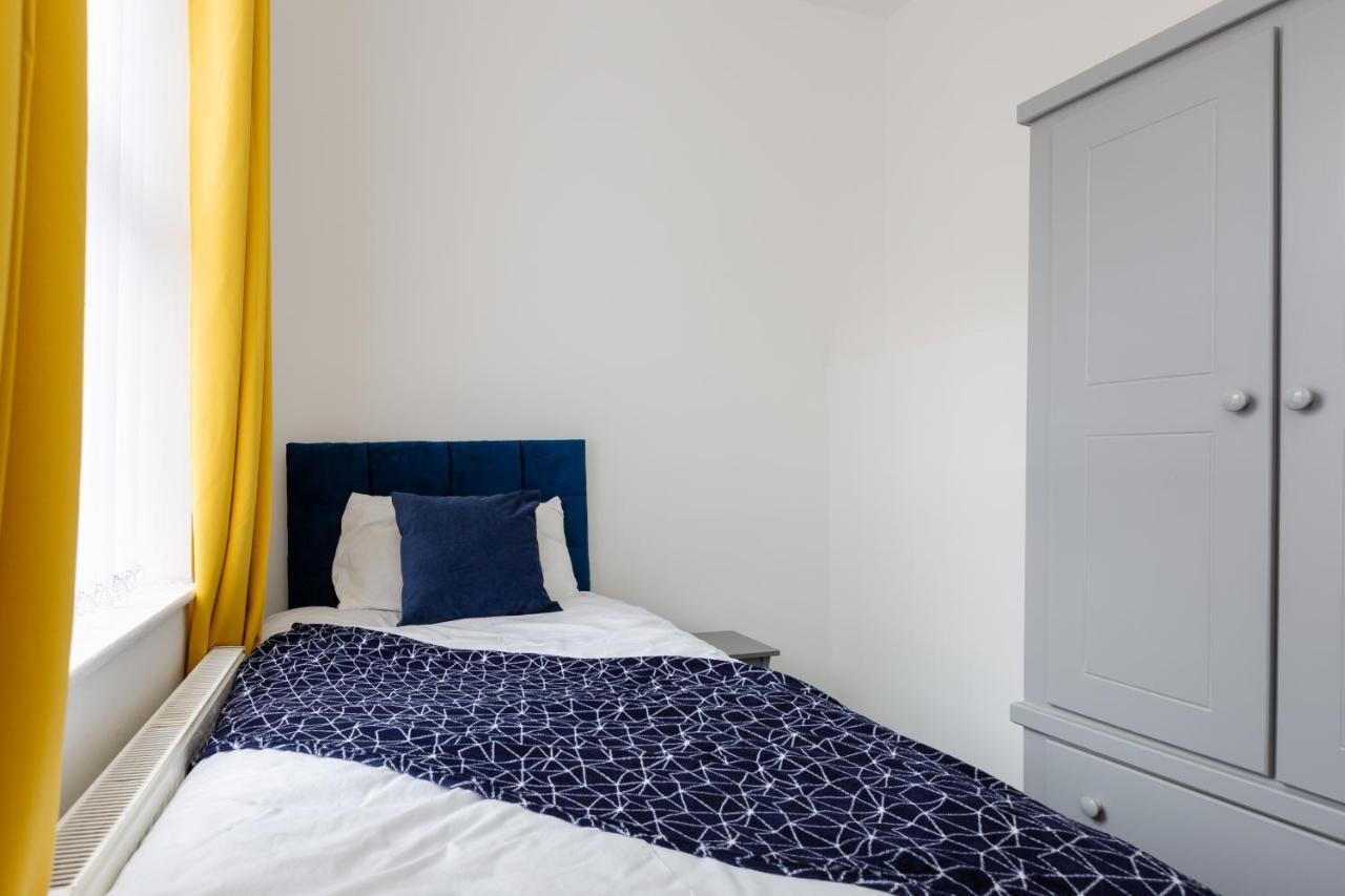 Clayton House - Spacious Near Etihad Stadium Manchester